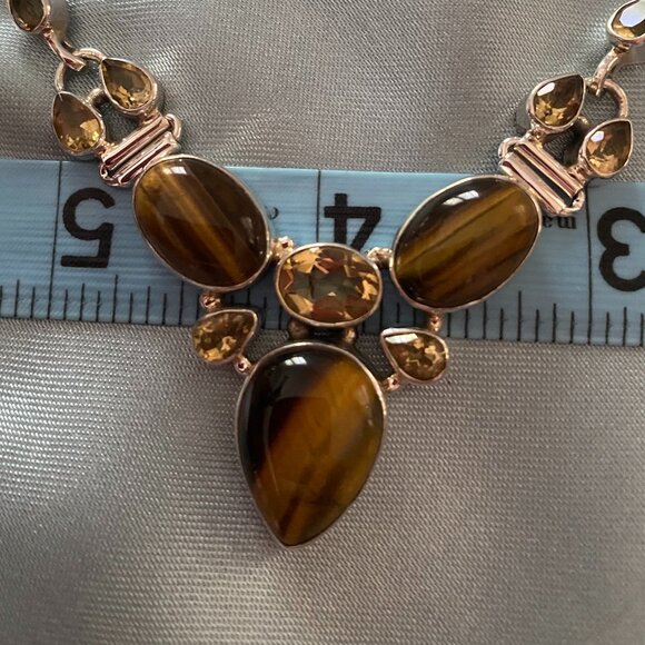 Beautiful Tiger Eye and Gemstone Necklace. - Picture 4 of 6